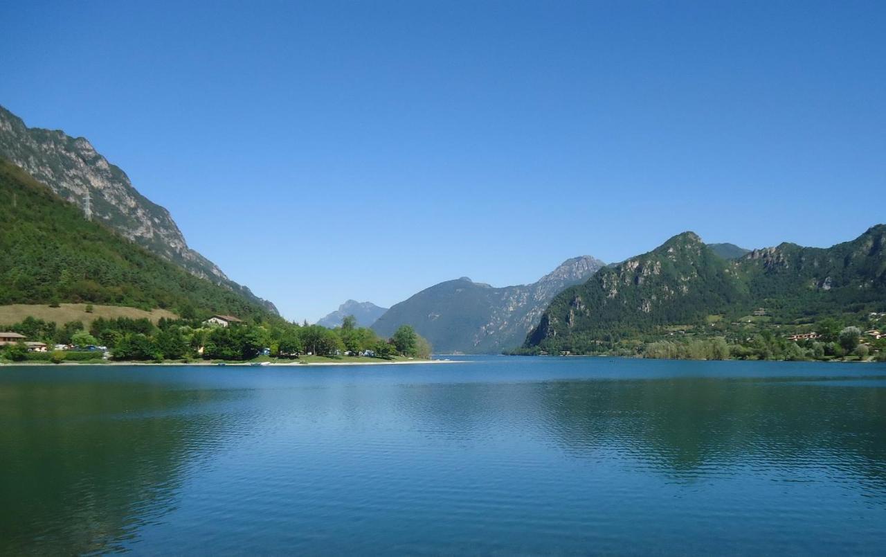 Casa Carla, Bis 4 Personen, Garten, Balkon Mit Blick Auf Den See Und Die Berge Crone Esterno foto