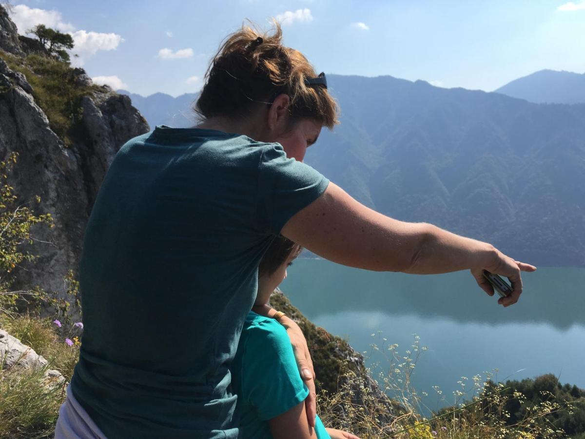 Casa Carla, Bis 4 Personen, Garten, Balkon Mit Blick Auf Den See Und Die Berge Crone Esterno foto