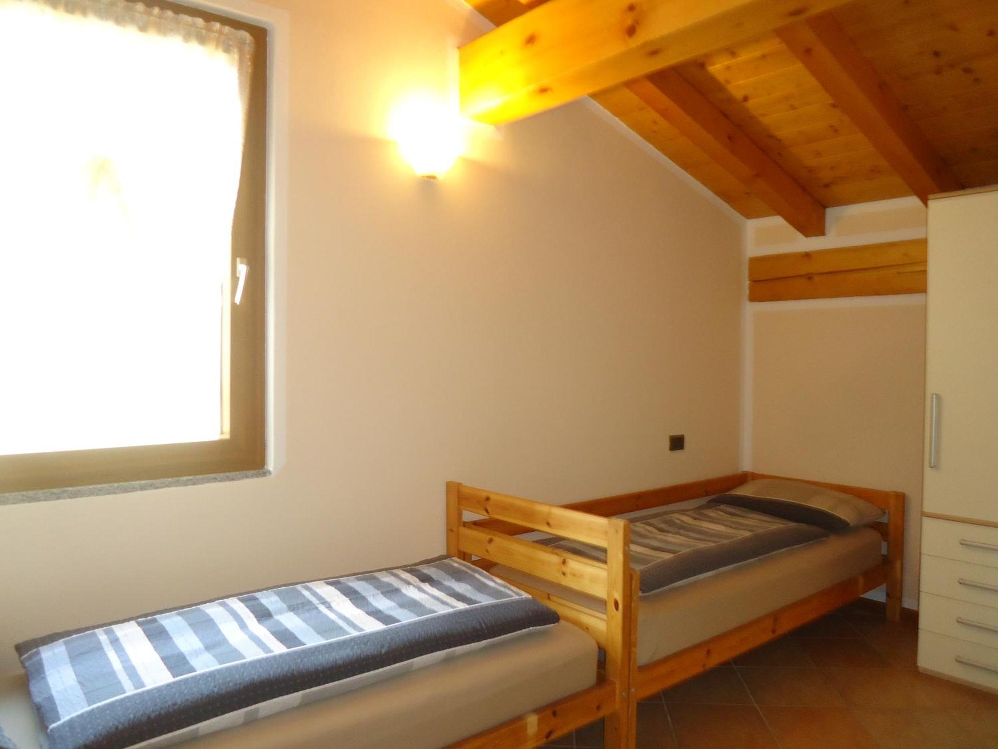 Casa Carla, Bis 4 Personen, Garten, Balkon Mit Blick Auf Den See Und Die Berge Crone Esterno foto