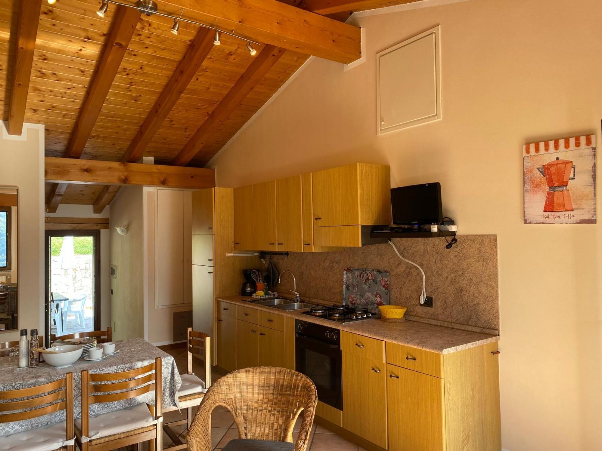 Casa Carla, Bis 4 Personen, Garten, Balkon Mit Blick Auf Den See Und Die Berge Crone Esterno foto